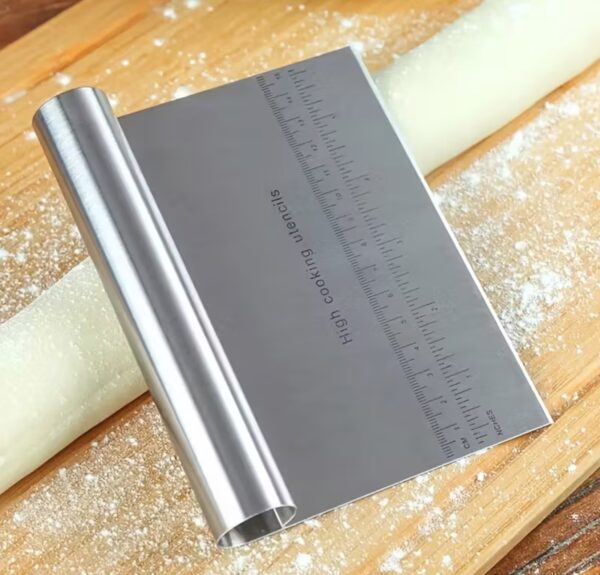 taignalõikur ja lauakraapija roostevabast terasest